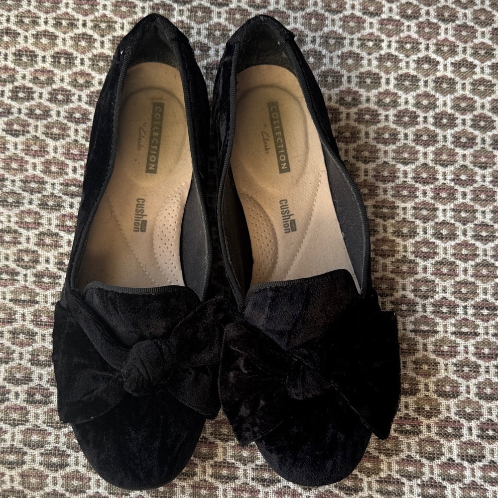 Clarks Collection Gracelin Jonas Black Velvet FlatsWith Bow Size 6
